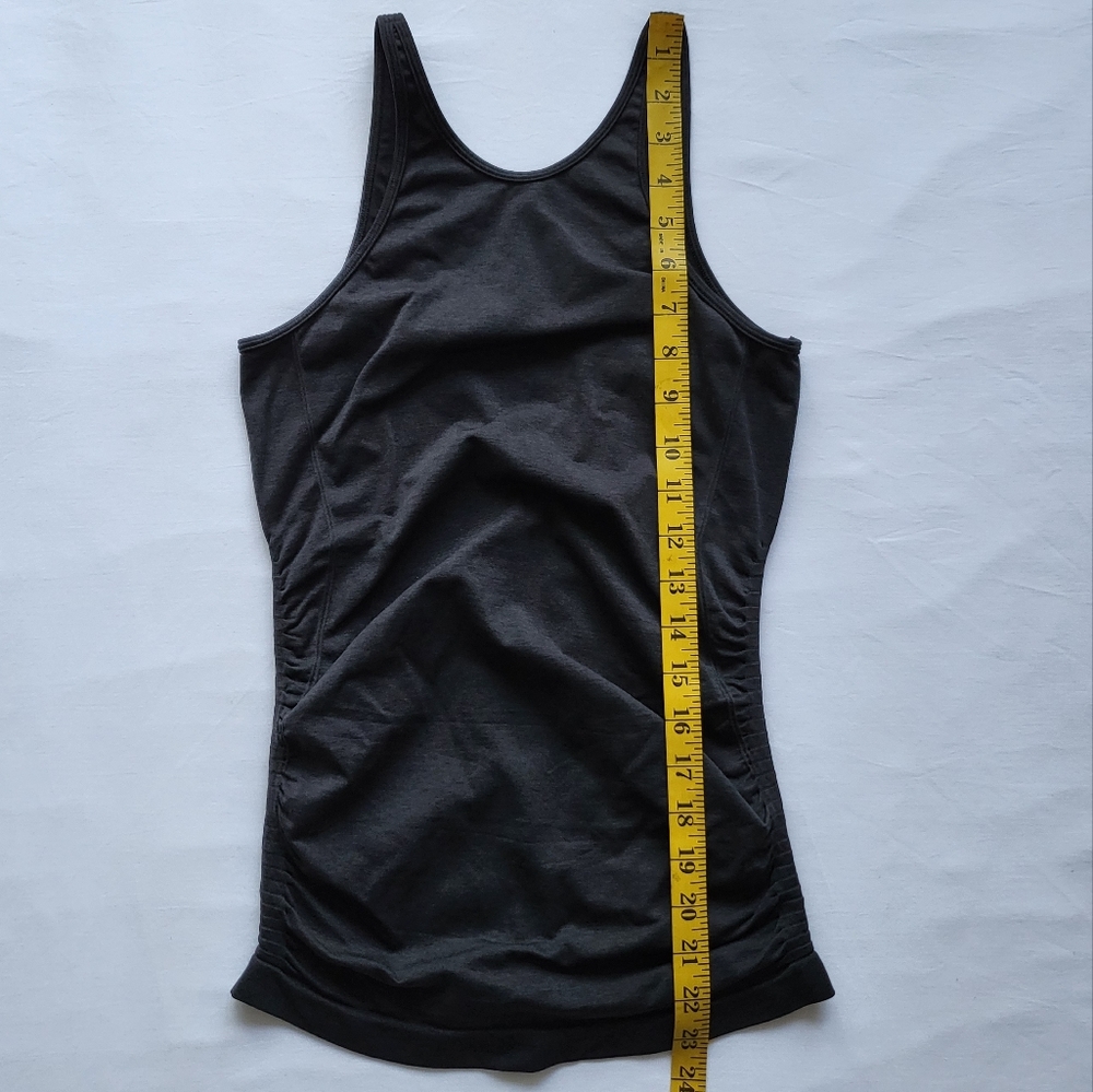 🍋Like New Lululemon In the Flow Tank - Picture 8 of 9